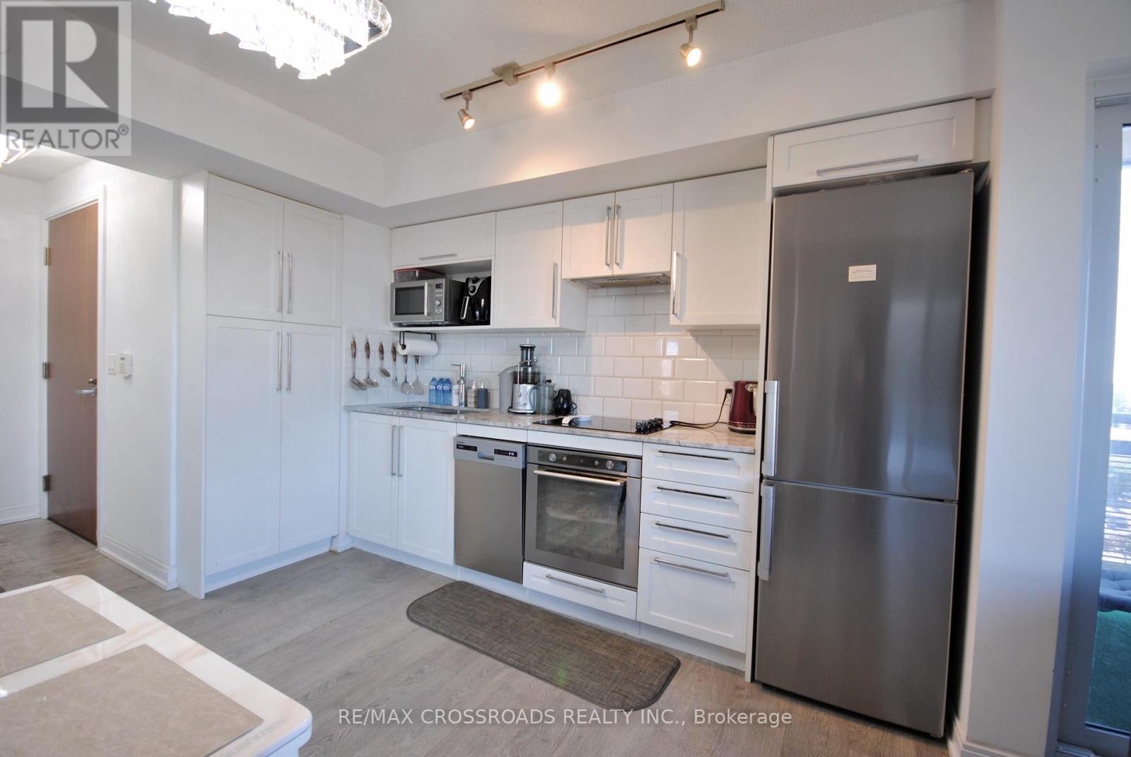 1722 - 275 Village Green Square, Toronto, Ontario  M1S 0L8 - Photo 8 - E12439120