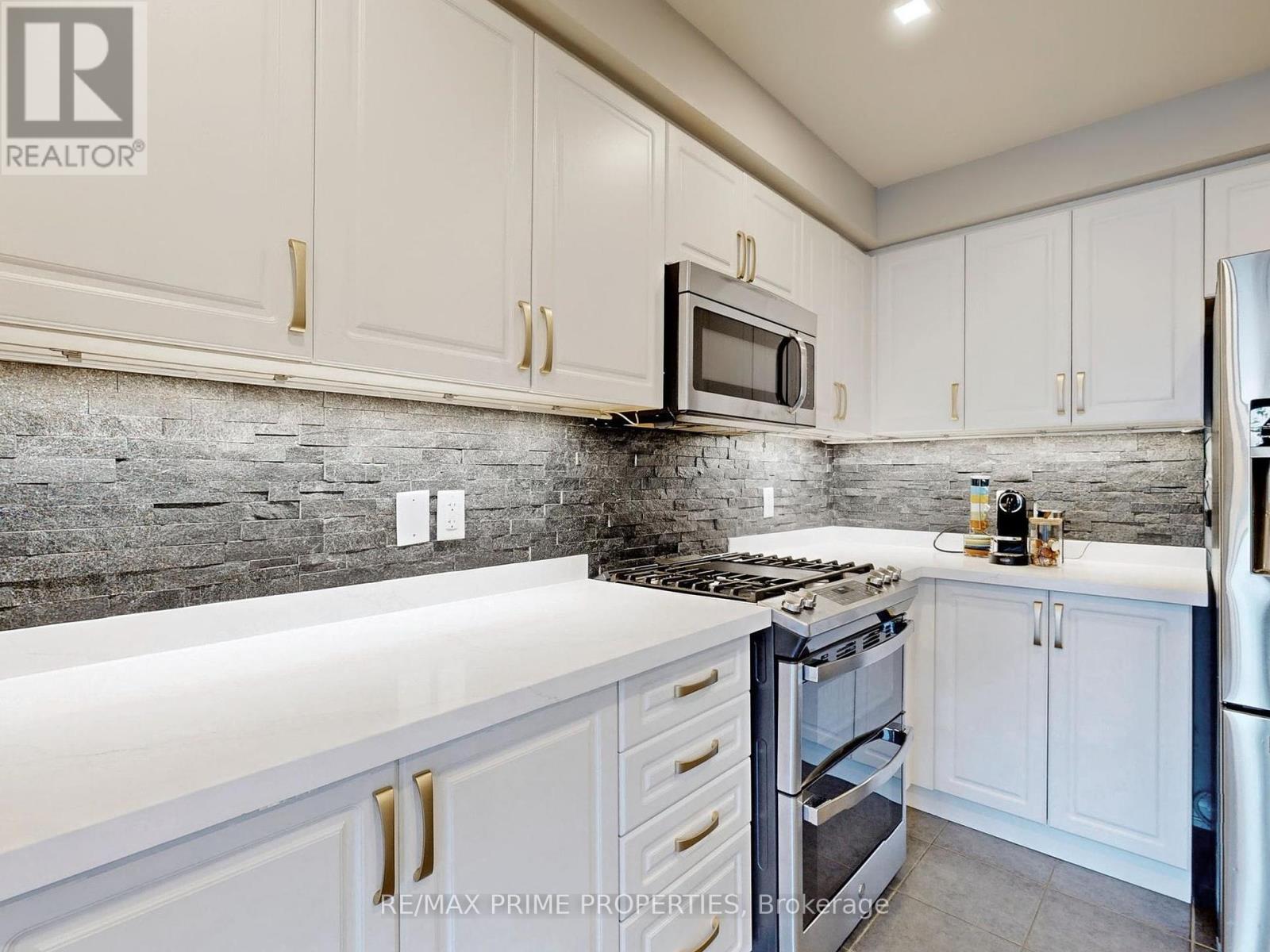 5 Dykstra Lane, Clarington (Bowmanville), Ontario  L1C 0K7 - Photo 10 - E12439134