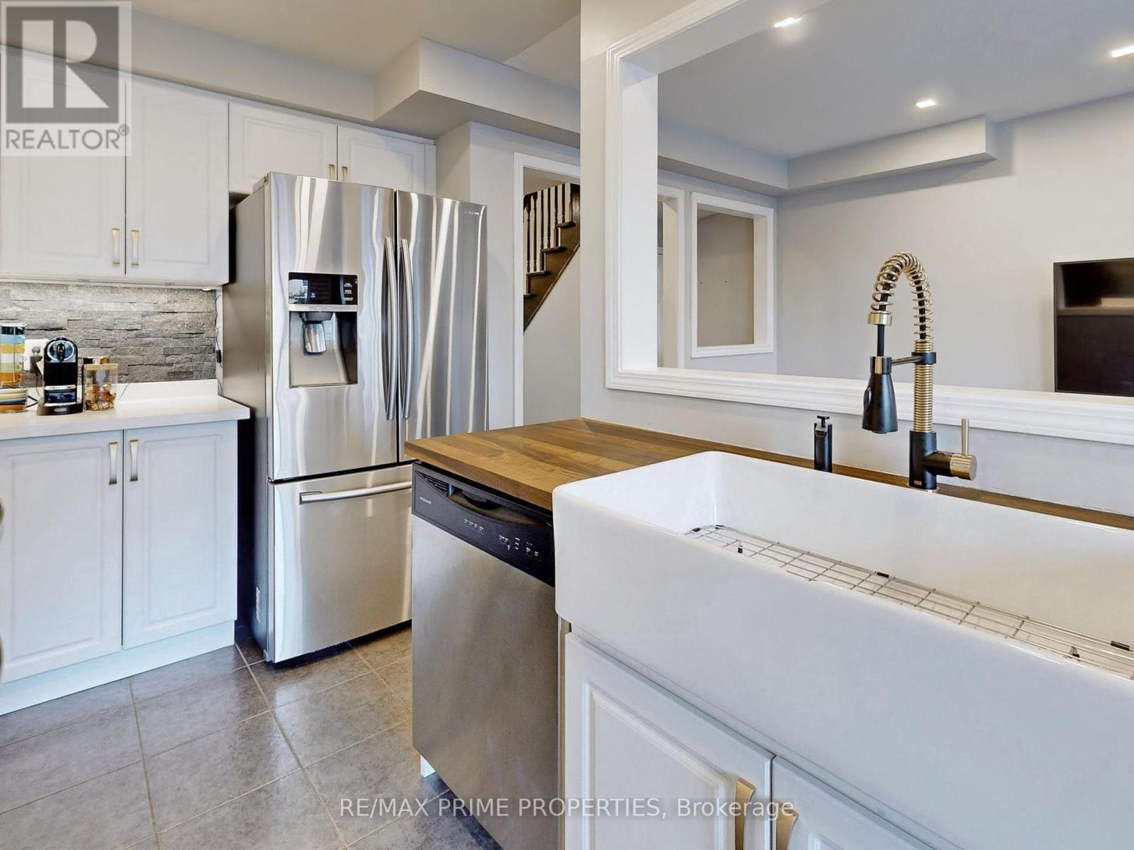 5 Dykstra Lane, Clarington (Bowmanville), Ontario  L1C 0K7 - Photo 11 - E12439134