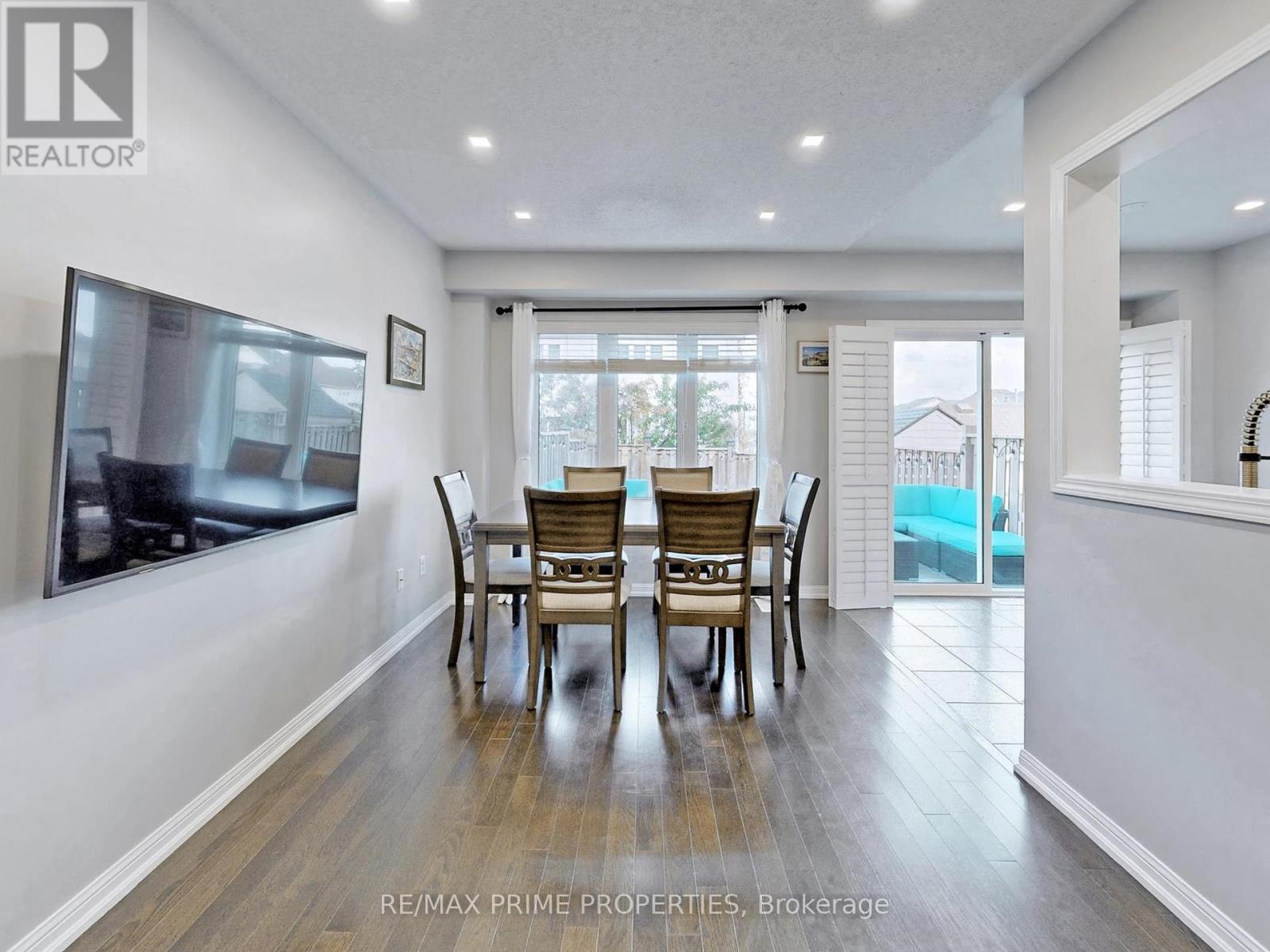 5 Dykstra Lane, Clarington (Bowmanville), Ontario  L1C 0K7 - Photo 4 - E12439134