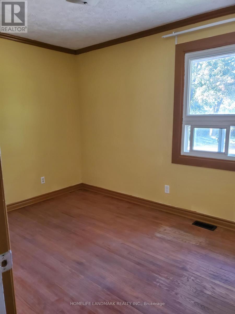 (Main Floor) - 2413 Vivian Road, Whitchurch-Stouffville, Ontario  L3Y 4W1 - Photo 10 - N12439132