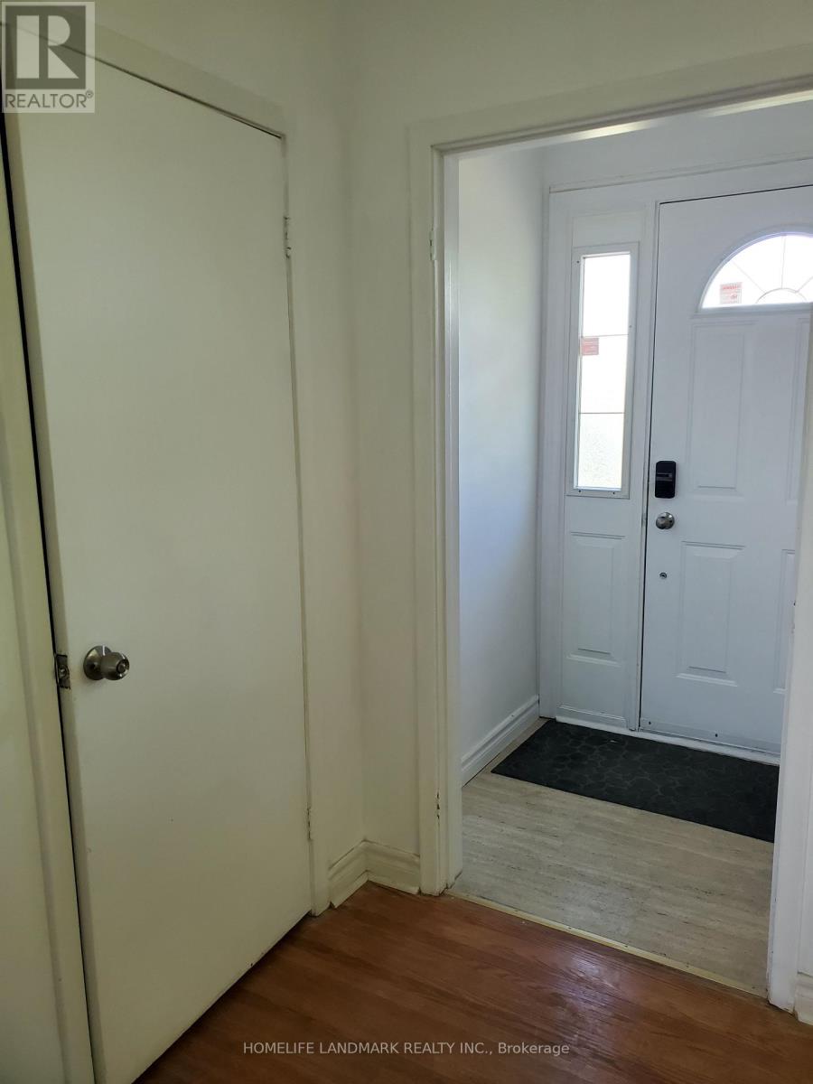 (Main Floor) - 2413 Vivian Road, Whitchurch-Stouffville, Ontario  L3Y 4W1 - Photo 2 - N12439132