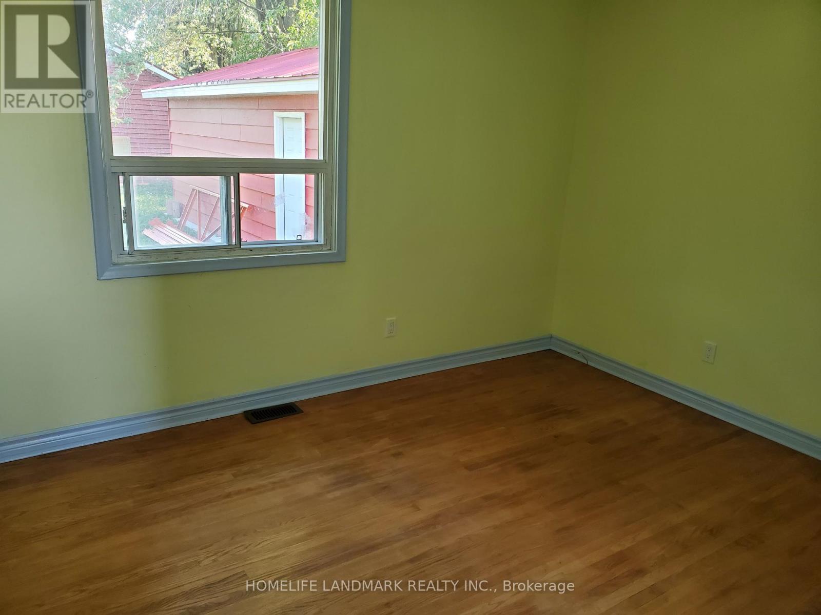 (Main Floor) - 2413 Vivian Road, Whitchurch-Stouffville, Ontario  L3Y 4W1 - Photo 8 - N12439132
