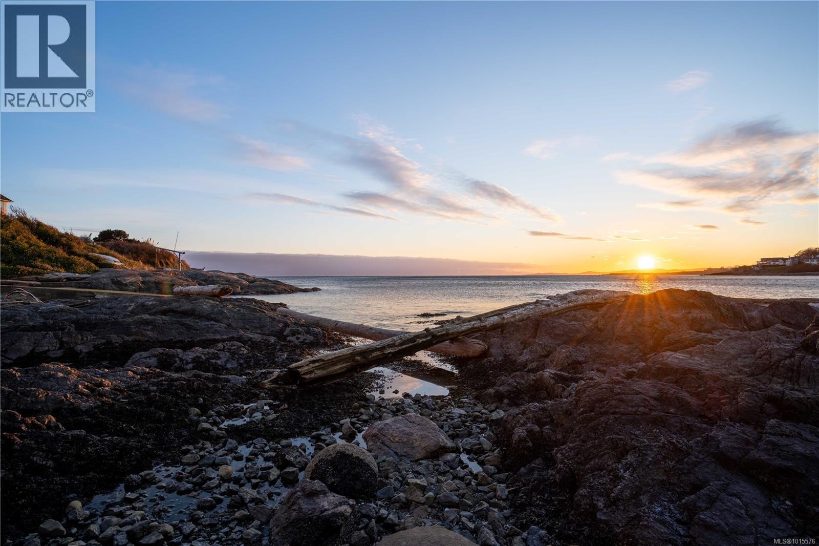 2086 Marne St, Oak Bay, British Columbia  V8S 4J8 - Photo 32 - 1015576