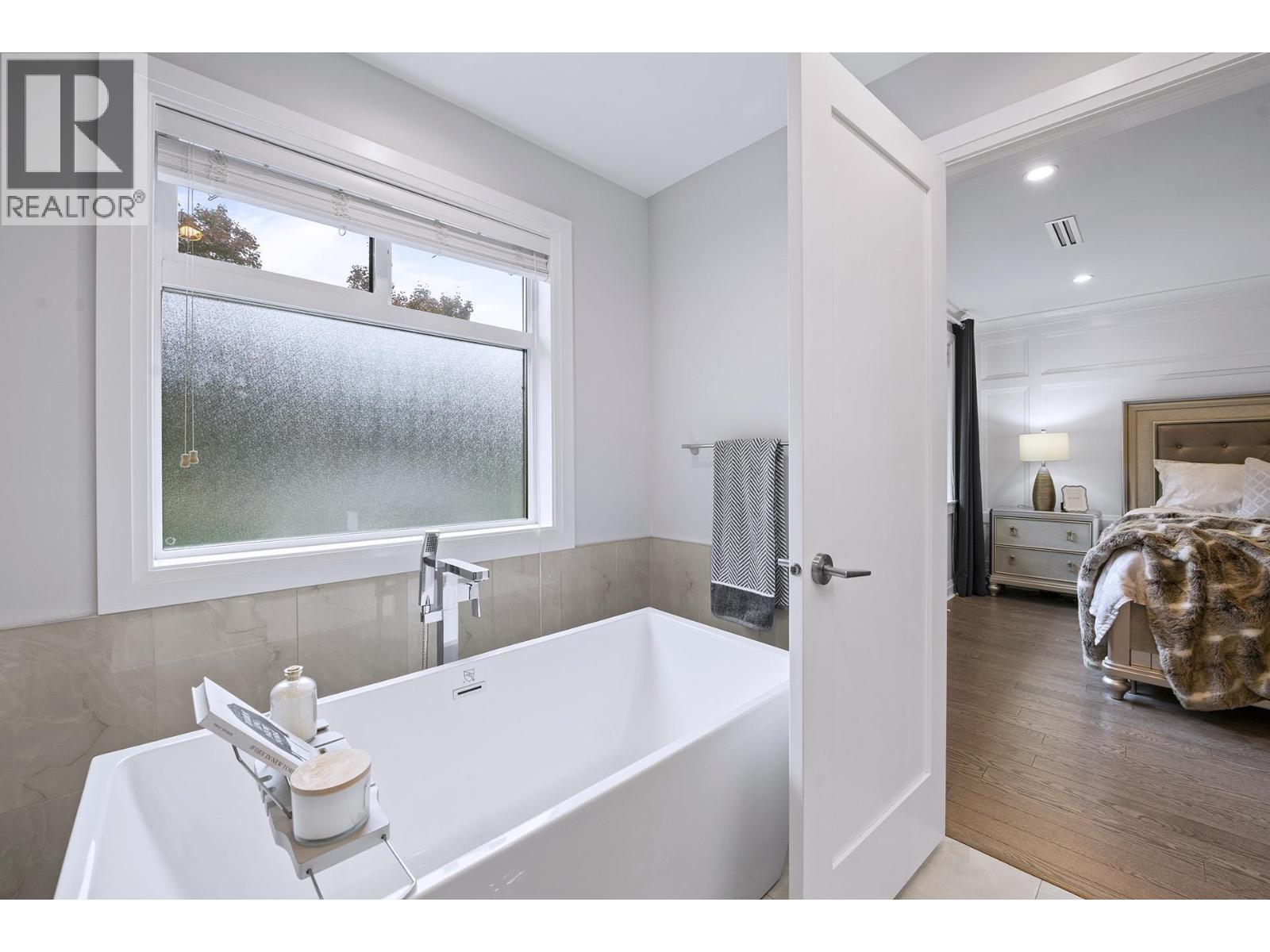 1370 Ross Road, Vancouver, British Columbia  V7J 1V2 - Photo 18 - R3054190