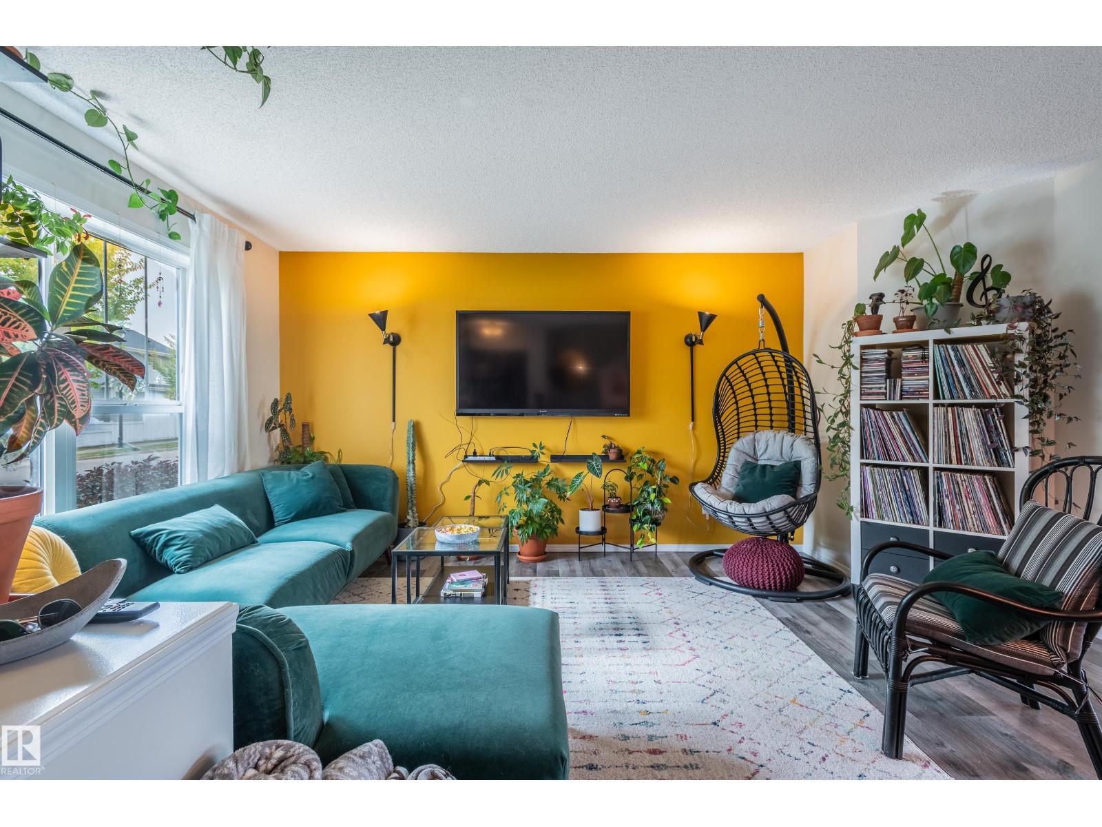 5990 South Terwillegar Boulevard Nw, Edmonton, Alberta  T6R 0K4 - Photo 2 - E4460359