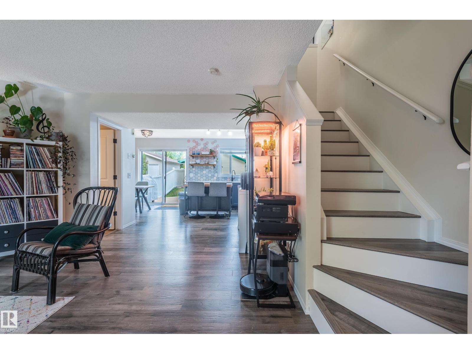 5990 South Terwillegar Boulevard Nw, Edmonton, Alberta  T6R 0K4 - Photo 3 - E4460359