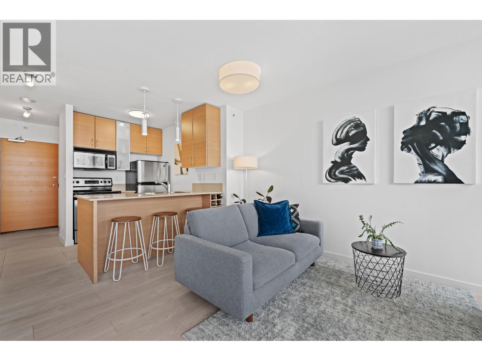 2408 909 Mainland Street, Vancouver, British Columbia  V6B 1S3 - Photo 1 - R3053661