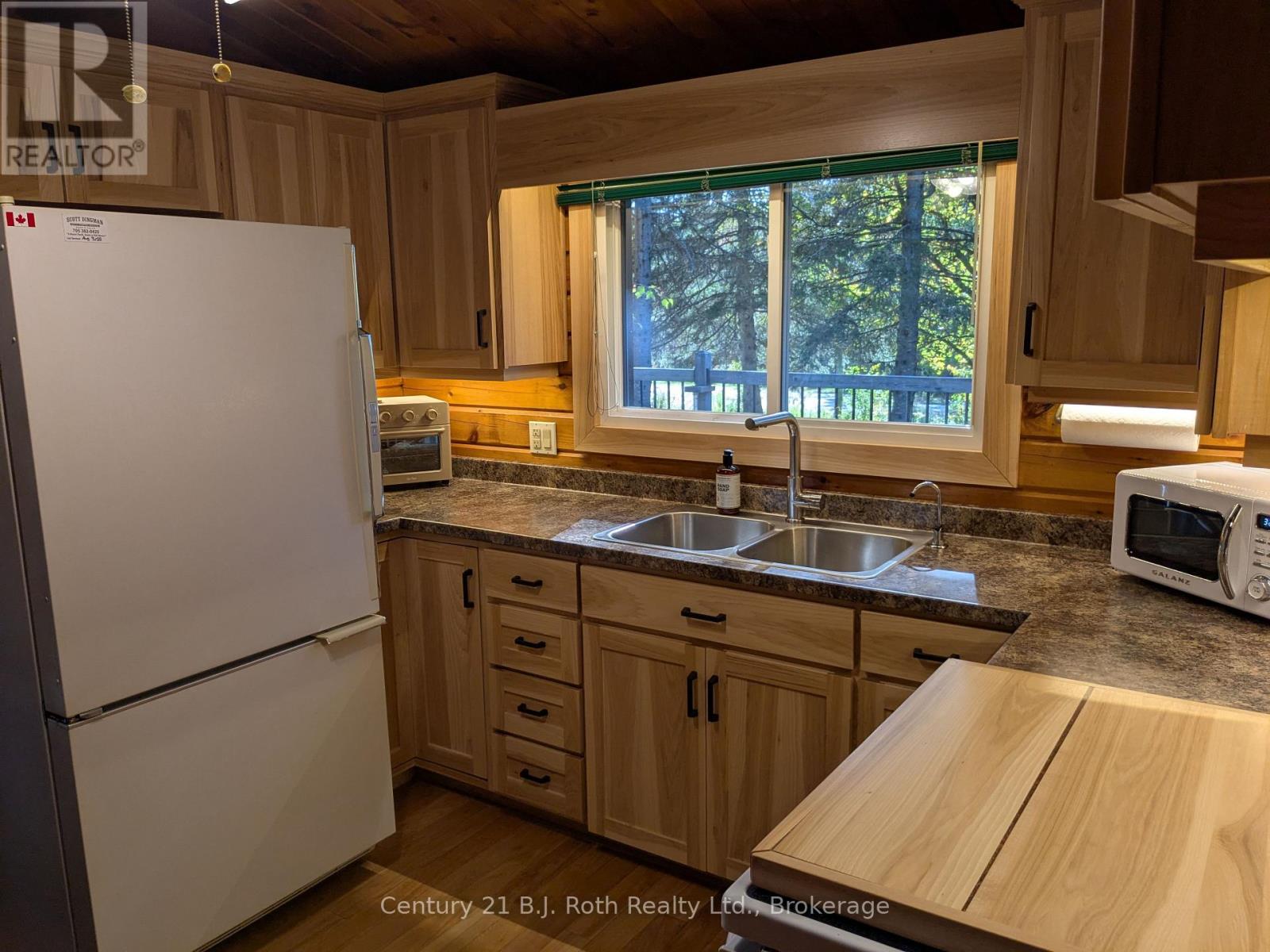 71 Victoria Street, Magnetawan, Ontario  P0A 1P0 - Photo 13 - X12439154