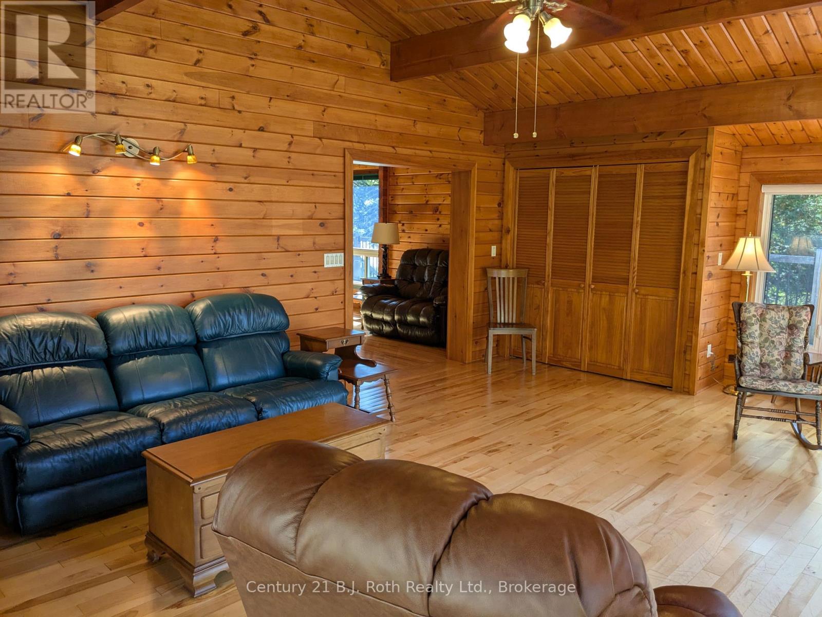 71 Victoria Street, Magnetawan, Ontario  P0A 1P0 - Photo 24 - X12439154