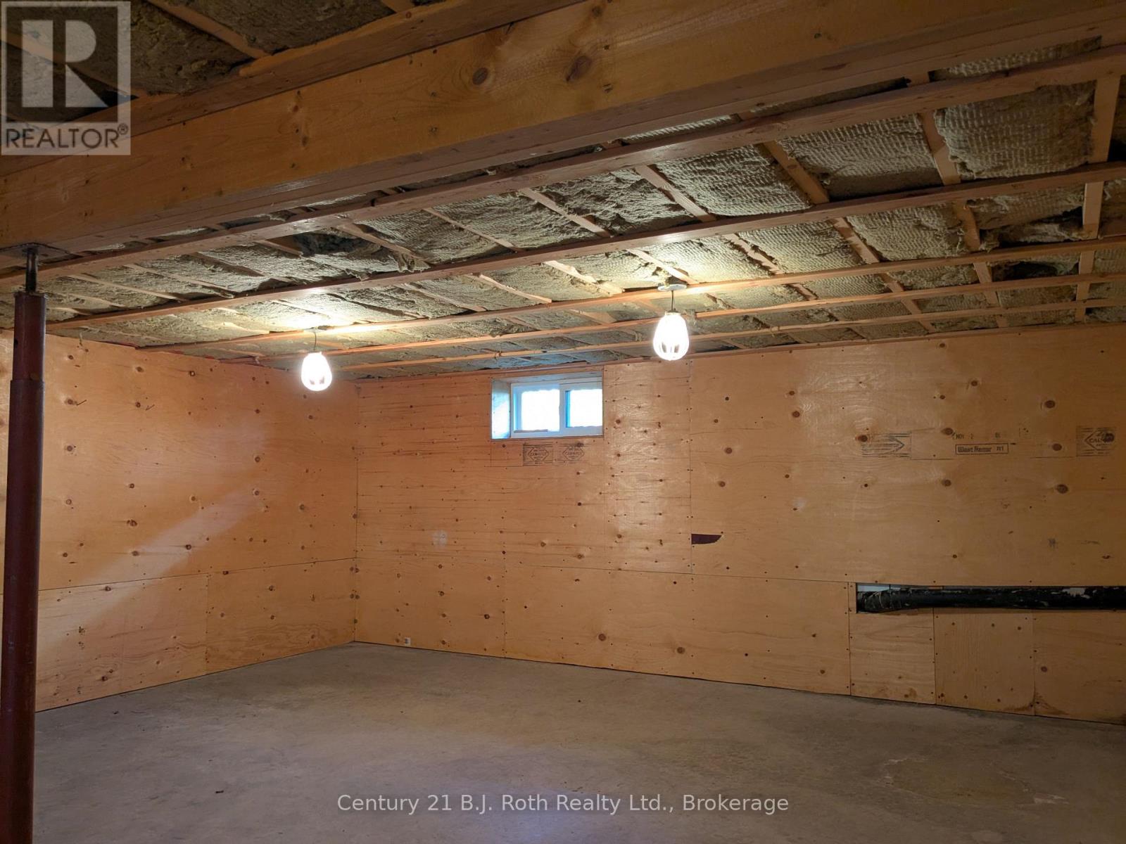 71 Victoria Street, Magnetawan, Ontario  P0A 1P0 - Photo 33 - X12439154