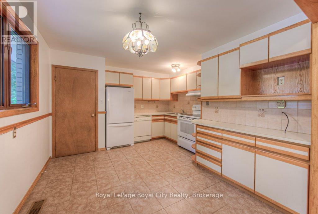 36 Argyle Drive, Guelph, Ontario  N1G 2P2 - Photo 10 - X12439177