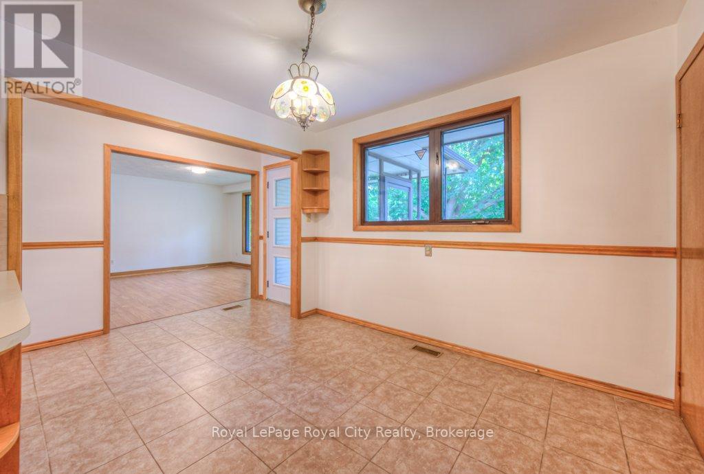 36 Argyle Drive, Guelph, Ontario  N1G 2P2 - Photo 12 - X12439177