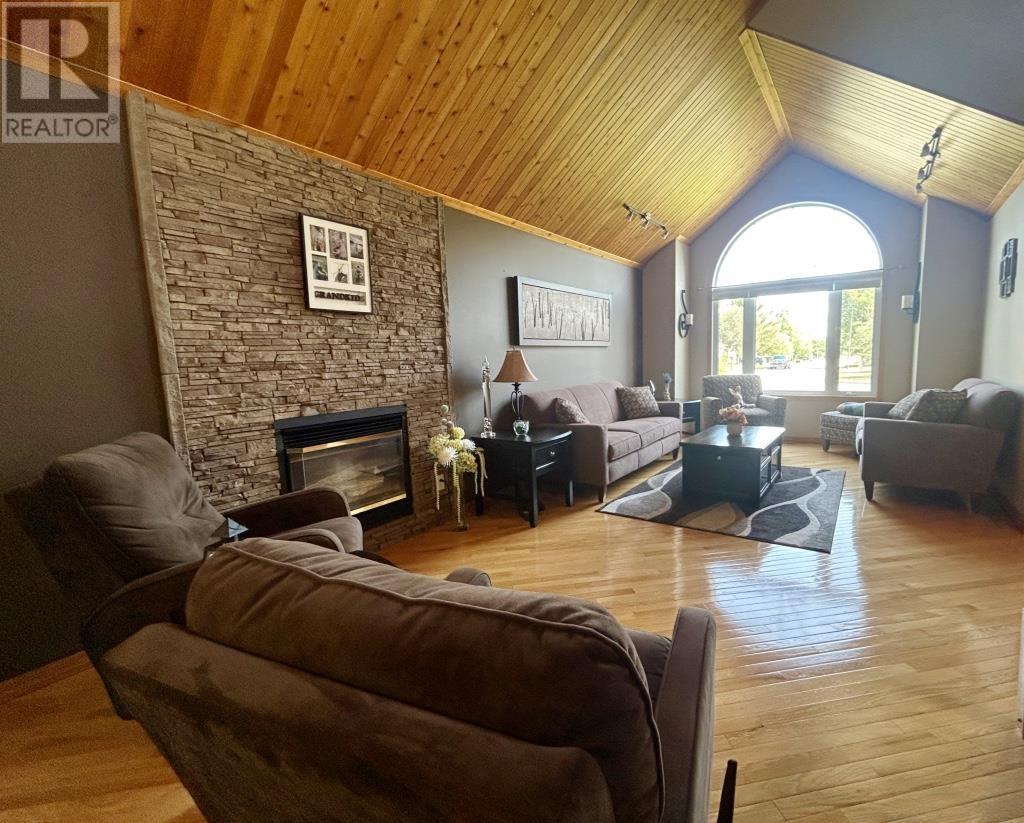 1712 Lyndy Pl N, Fort Frances, Ontario  P9A 3V4 - Photo 15 - TB251923