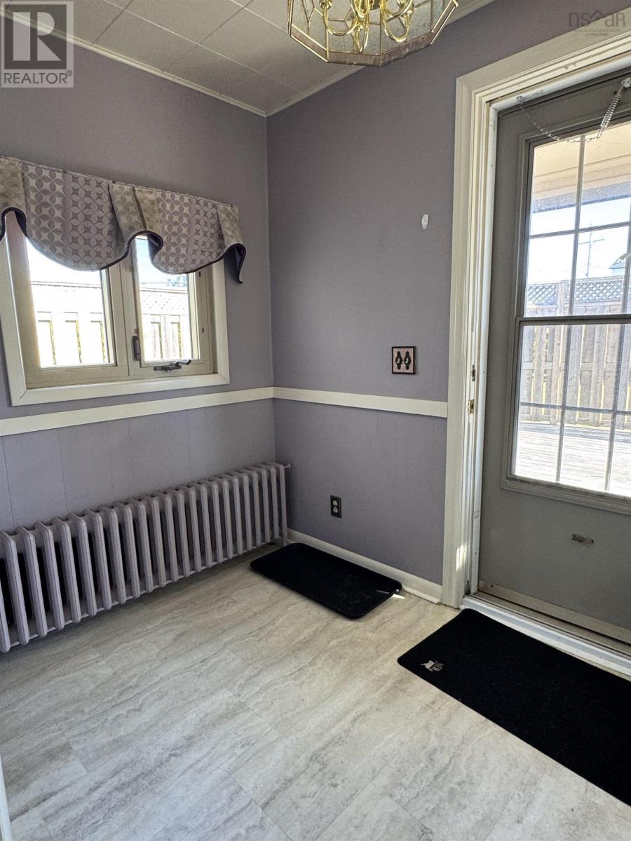 325 Reserve Street, Glace Bay, Nova Scotia  B1A 4W8 - Photo 3 - 202524804
