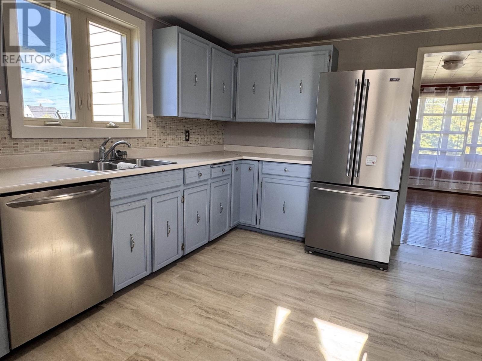 325 Reserve Street, Glace Bay, Nova Scotia  B1A 4W8 - Photo 9 - 202524804