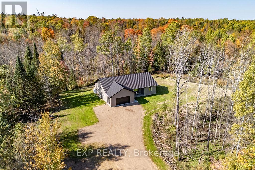 2394a Hwy 132 Highway, Admaston/bromley, Ontario  K7V 3Z7 - Photo 2 - X12439184