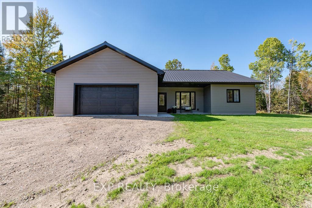 2394a Hwy 132 Highway, Admaston/bromley, Ontario  K7V 3Z7 - Photo 3 - X12439184