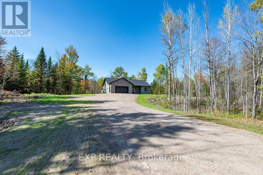 2394a Hwy 132 Highway, Admaston/bromley, Ontario  K7V 3Z7 - Photo 6 - X12439184