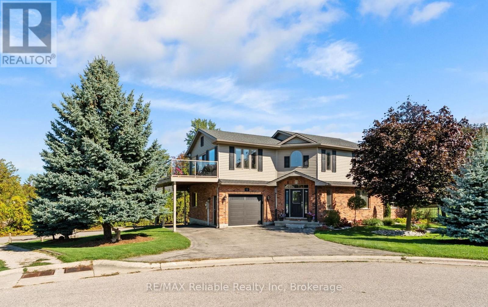 17 Harbour Court, Bluewater, Ontario  N0M 1G0 - Photo 2 - X12439193