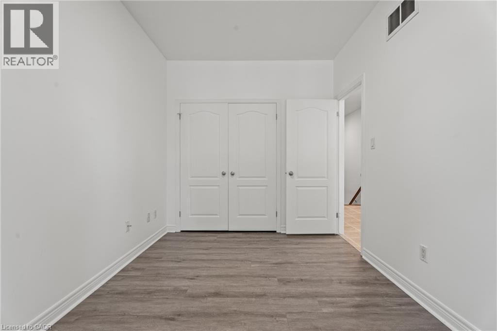 68 Hallmark Trail Unit# 39, Hamilton, Ontario  L9B 0A4 - Photo 6 - 40767753