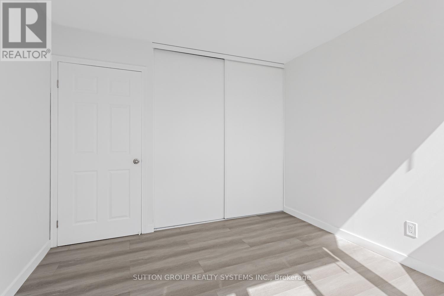 619 - 1001 Cedarglen Gate, Mississauga, Ontario  L5C 4R2 - Photo 15 - W12377852