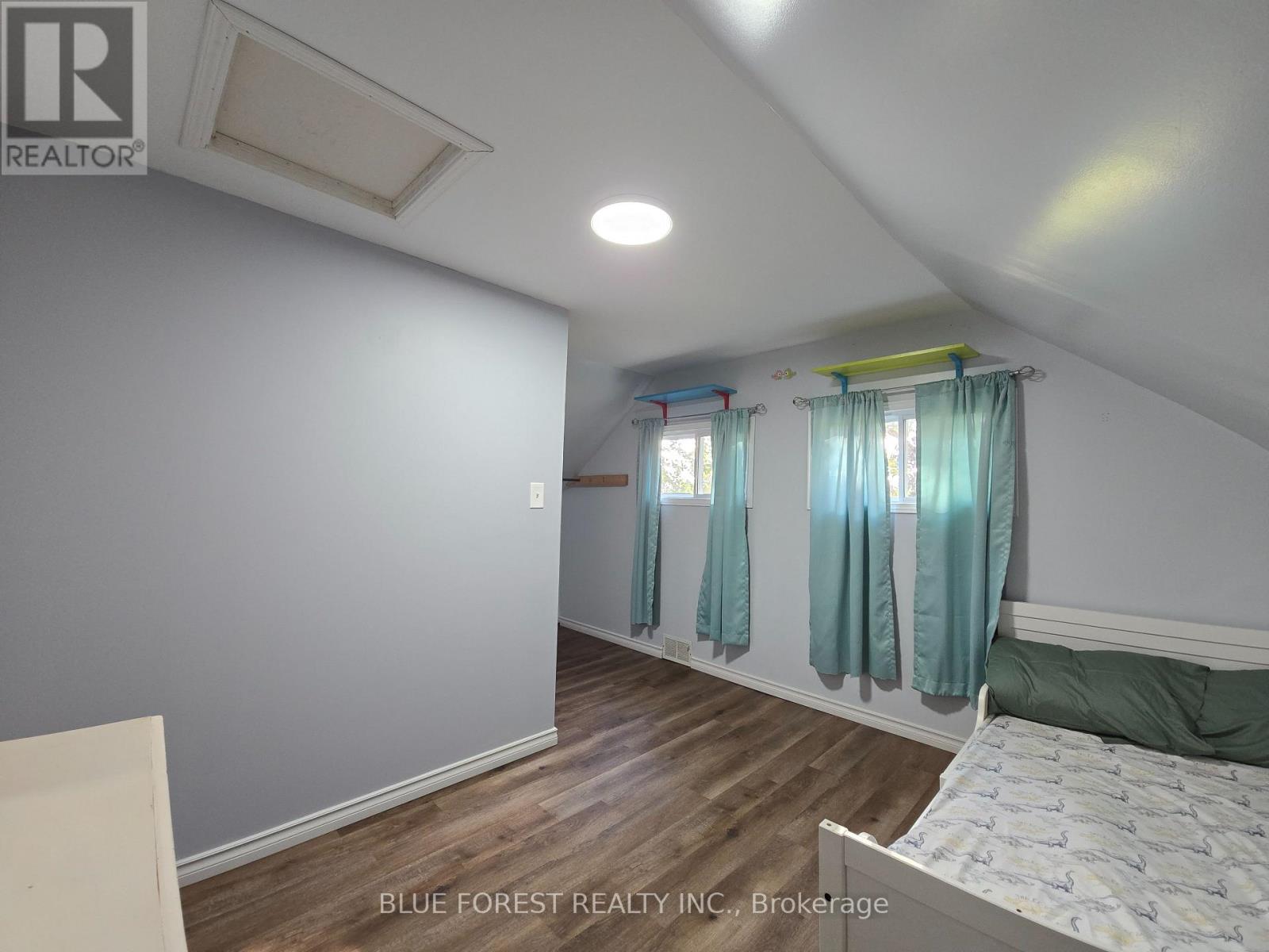 138 Centre Centre, West Elgin, Ontario  N0L 2C0 - Photo 19 - X12439189