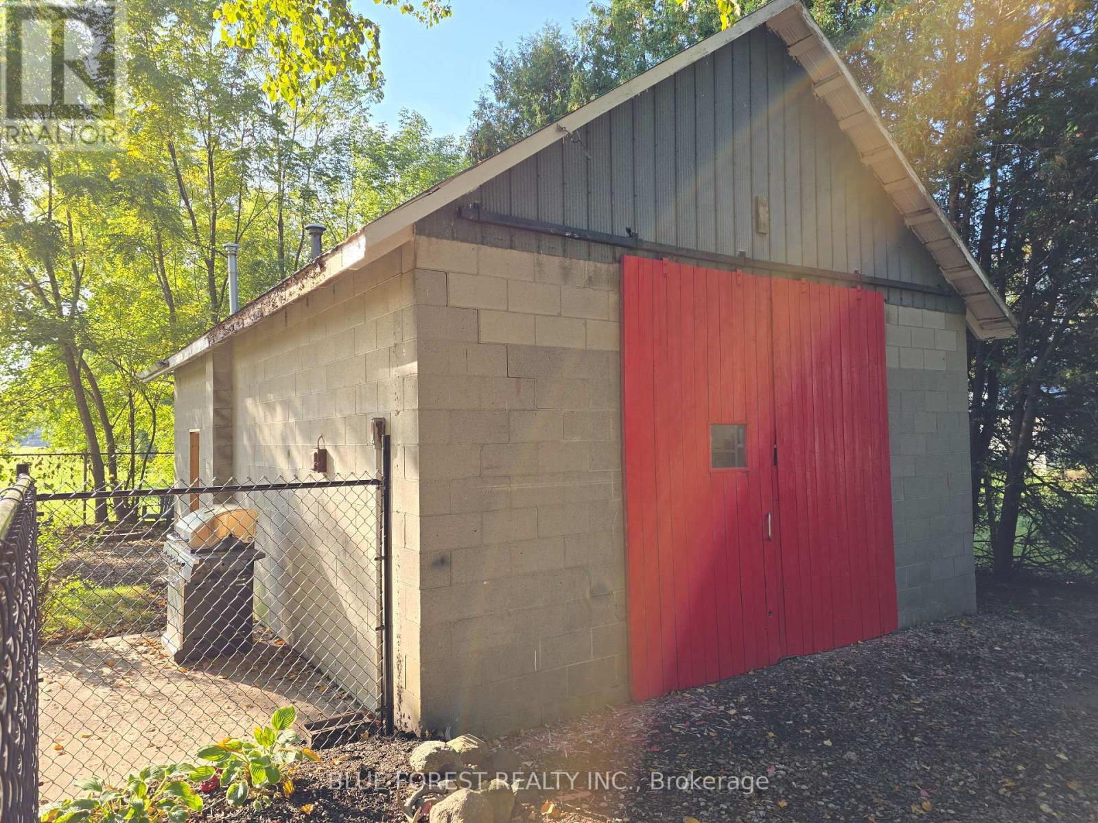 138 Centre Centre, West Elgin, Ontario  N0L 2C0 - Photo 22 - X12439189