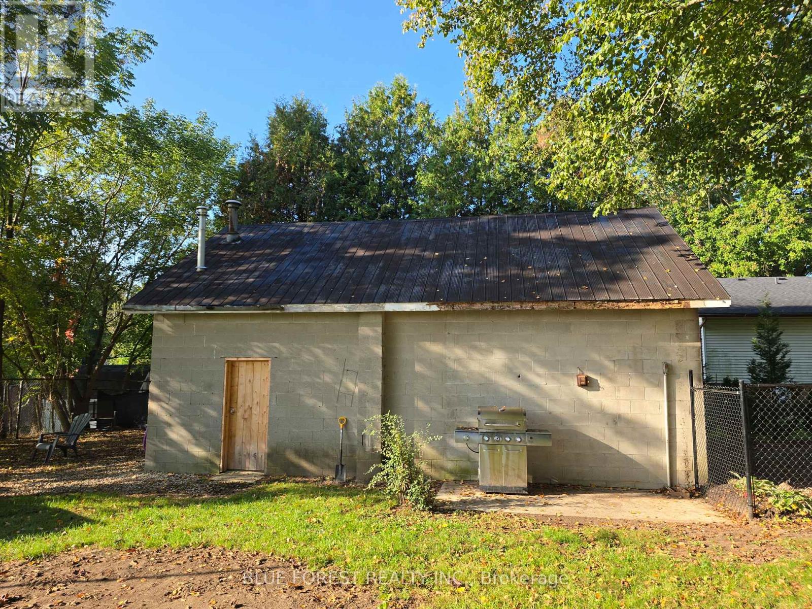 138 Centre Centre, West Elgin, Ontario  N0L 2C0 - Photo 24 - X12439189