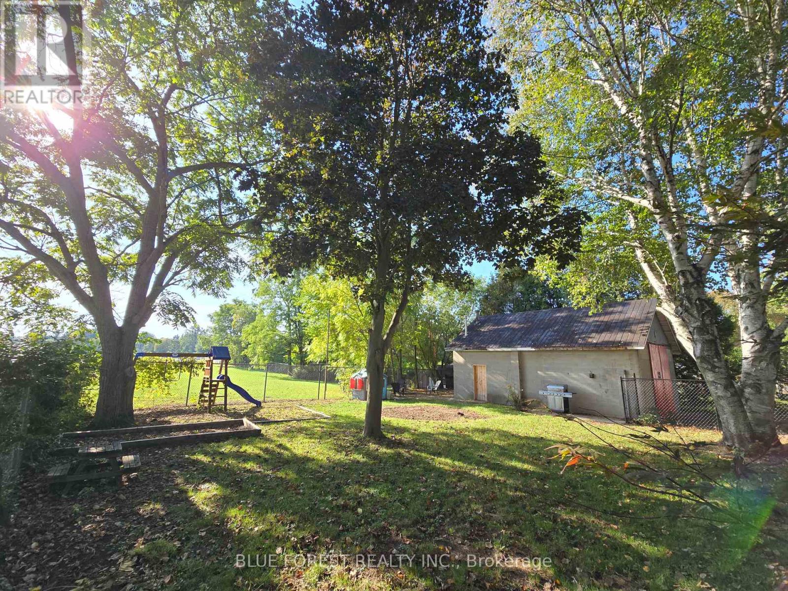 138 Centre Centre, West Elgin, Ontario  N0L 2C0 - Photo 28 - X12439189