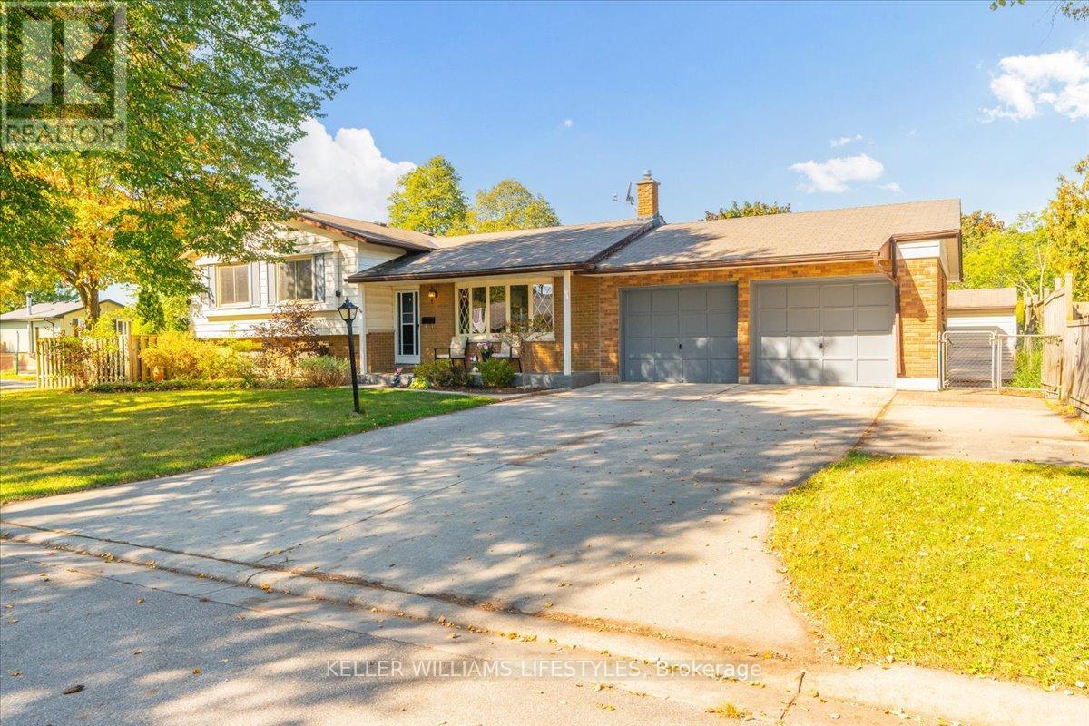 34 STANHOPE CRESCENT, London South, Ontario
