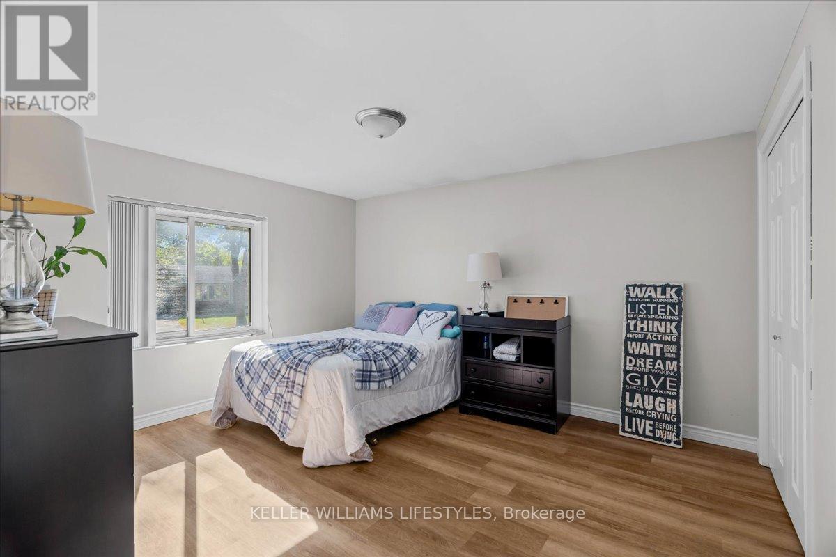 34 Stanhope Crescent, London South, Ontario  N6C 3B2 - Photo 12 - X12439198