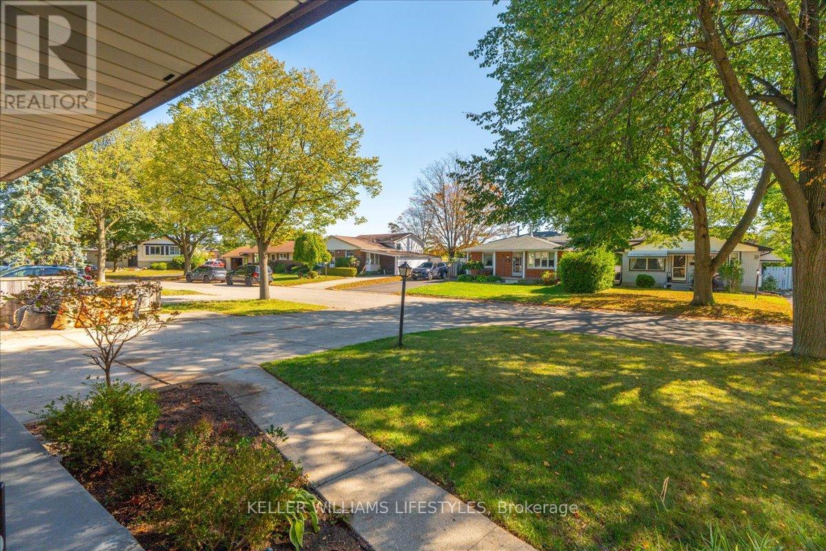 34 Stanhope Crescent, London South, Ontario  N6C 3B2 - Photo 23 - X12439198