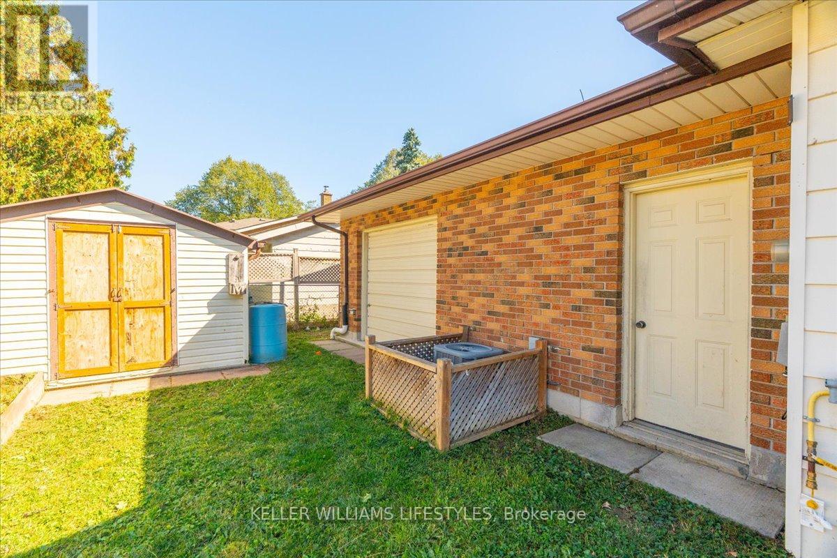 34 Stanhope Crescent, London South, Ontario  N6C 3B2 - Photo 34 - X12439198