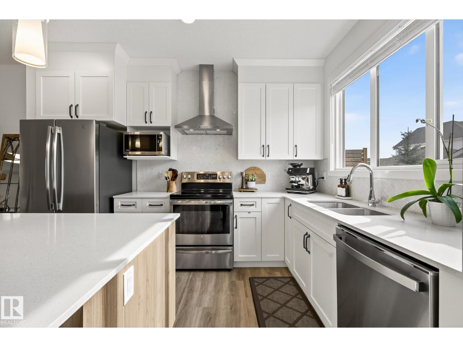 3396 Erlanger Bn Nw, Edmonton, Alberta  T6M 1J5 - Photo 3 - E4460365