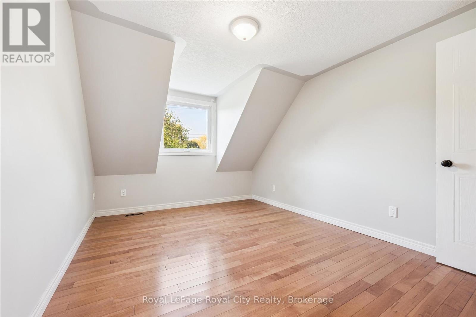 586 Kortright Road W, Guelph, Ontario  N1G 3H8 - Photo 20 - X12439200