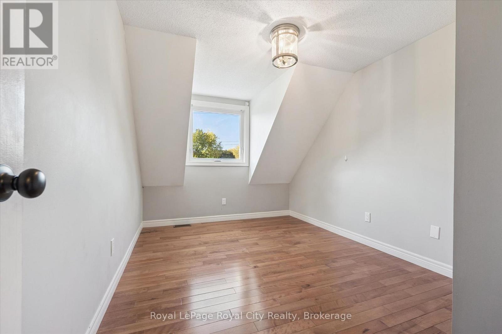 586 Kortright Road W, Guelph, Ontario  N1G 3H8 - Photo 24 - X12439200