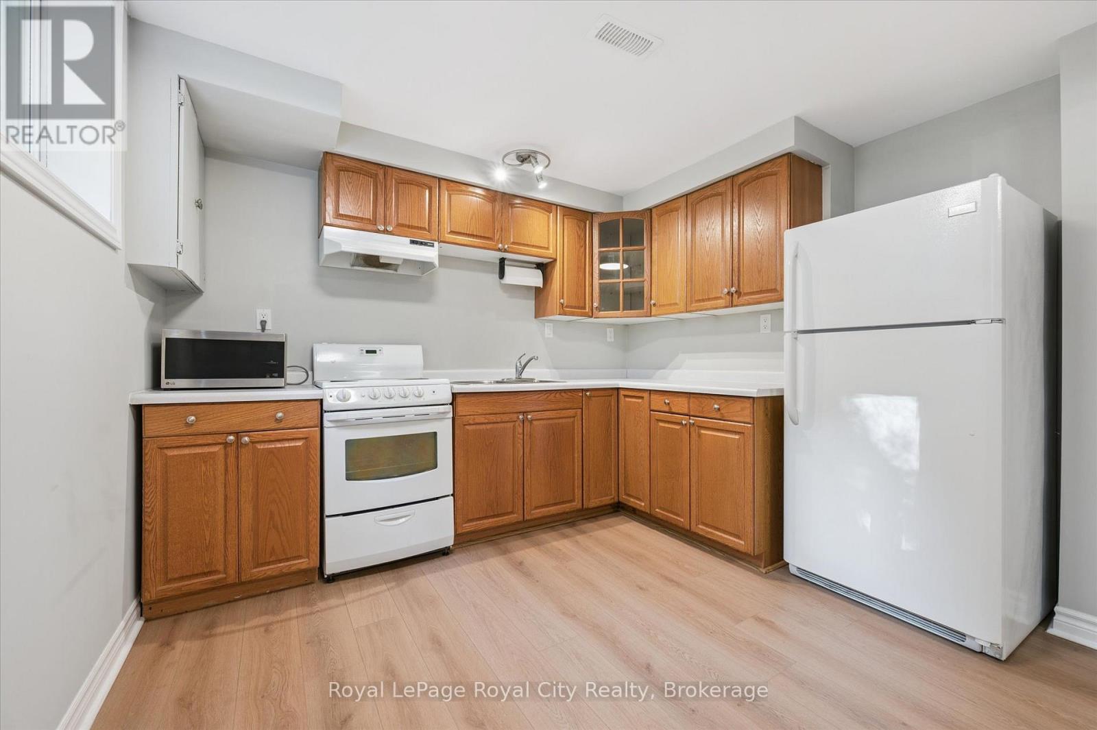 586 Kortright Road W, Guelph, Ontario  N1G 3H8 - Photo 29 - X12439200