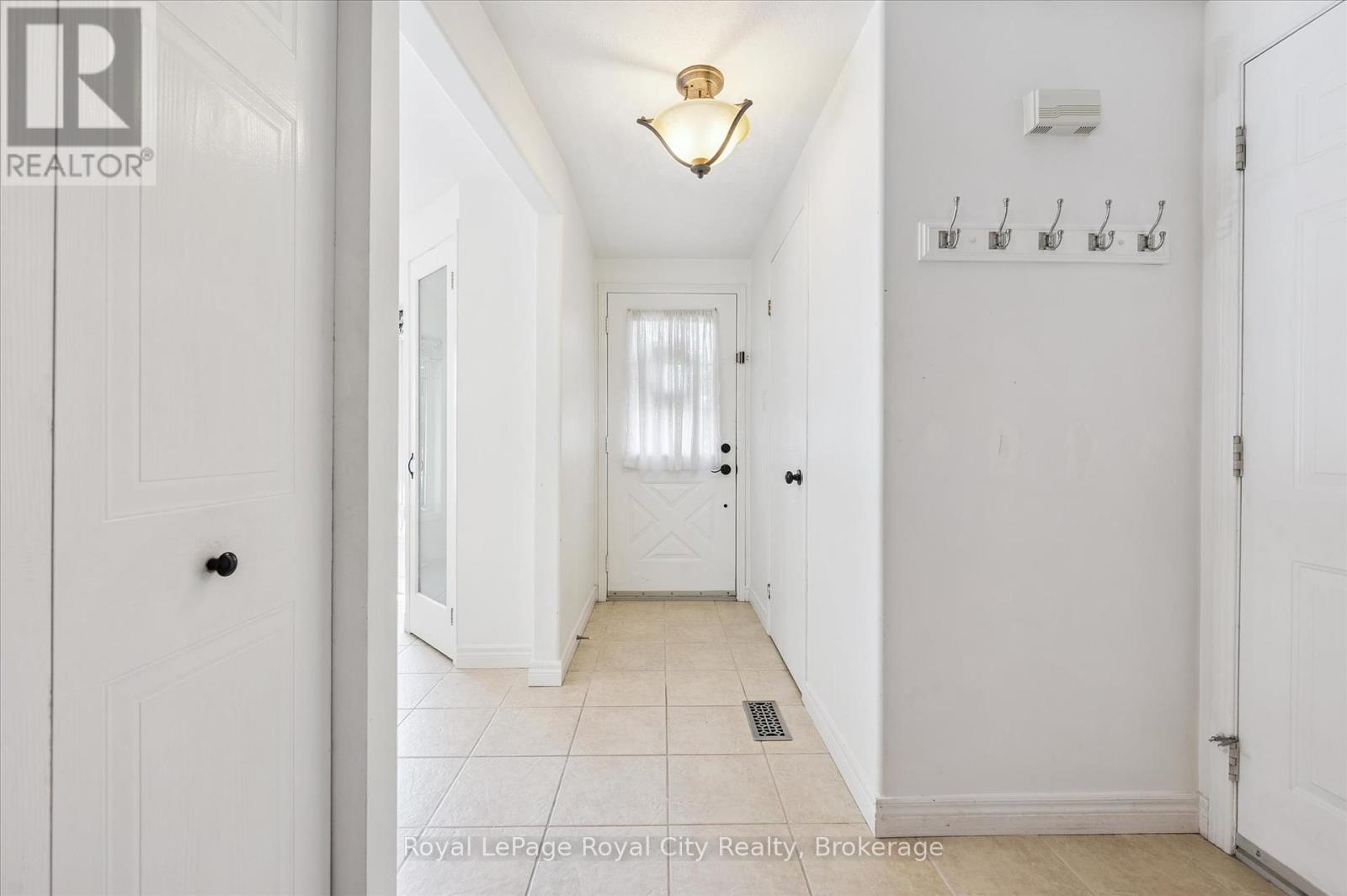 586 Kortright Road W, Guelph, Ontario  N1G 3H8 - Photo 5 - X12439200