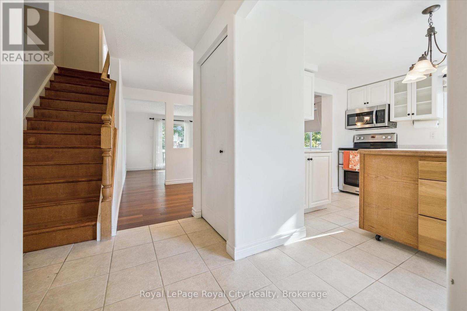 586 Kortright Road W, Guelph, Ontario  N1G 3H8 - Photo 6 - X12439200