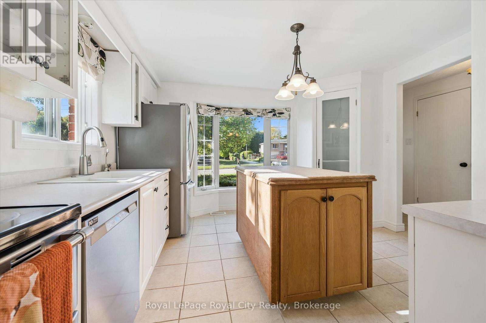 586 Kortright Road W, Guelph, Ontario  N1G 3H8 - Photo 8 - X12439200