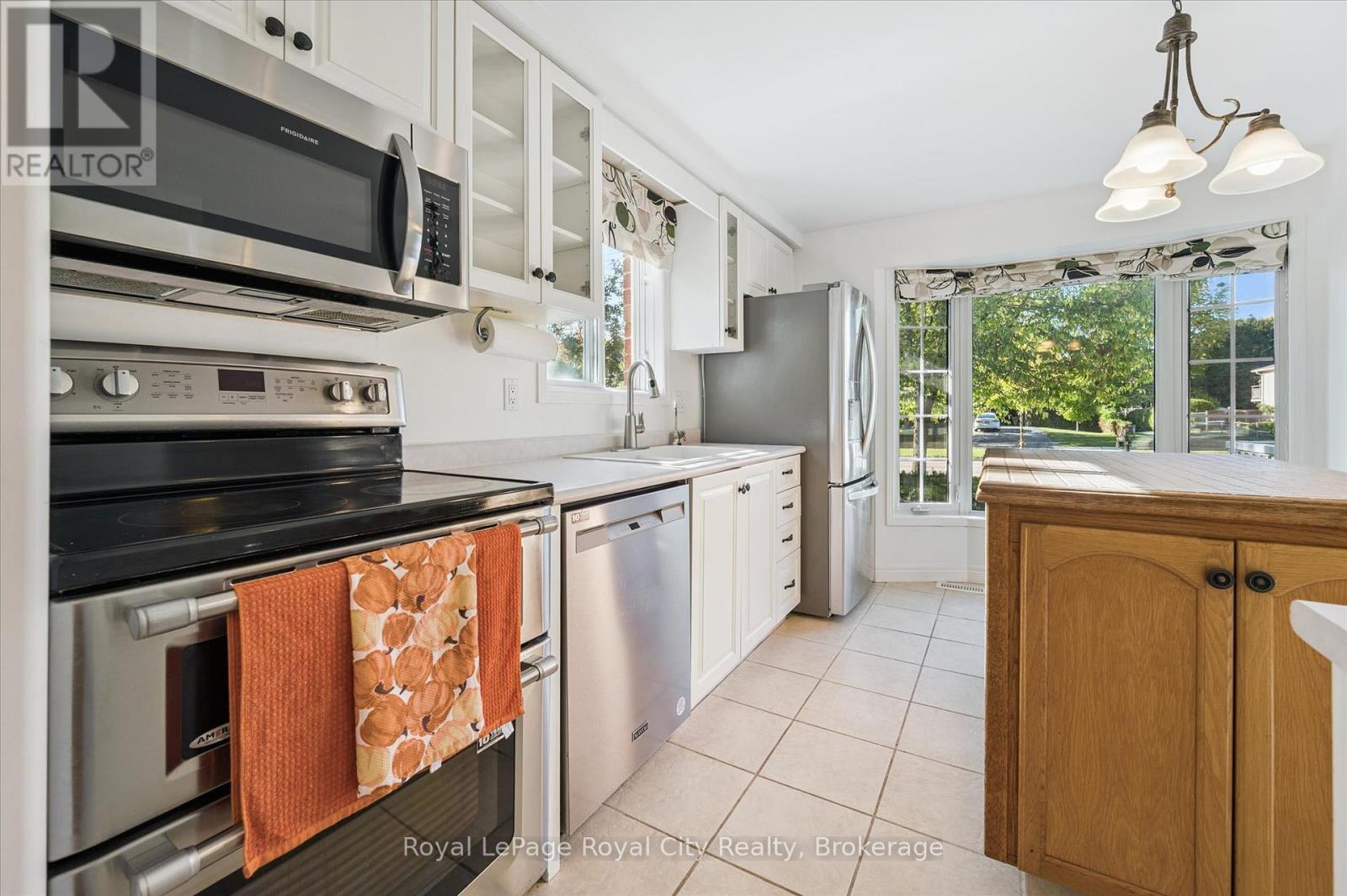586 Kortright Road W, Guelph, Ontario  N1G 3H8 - Photo 9 - X12439200