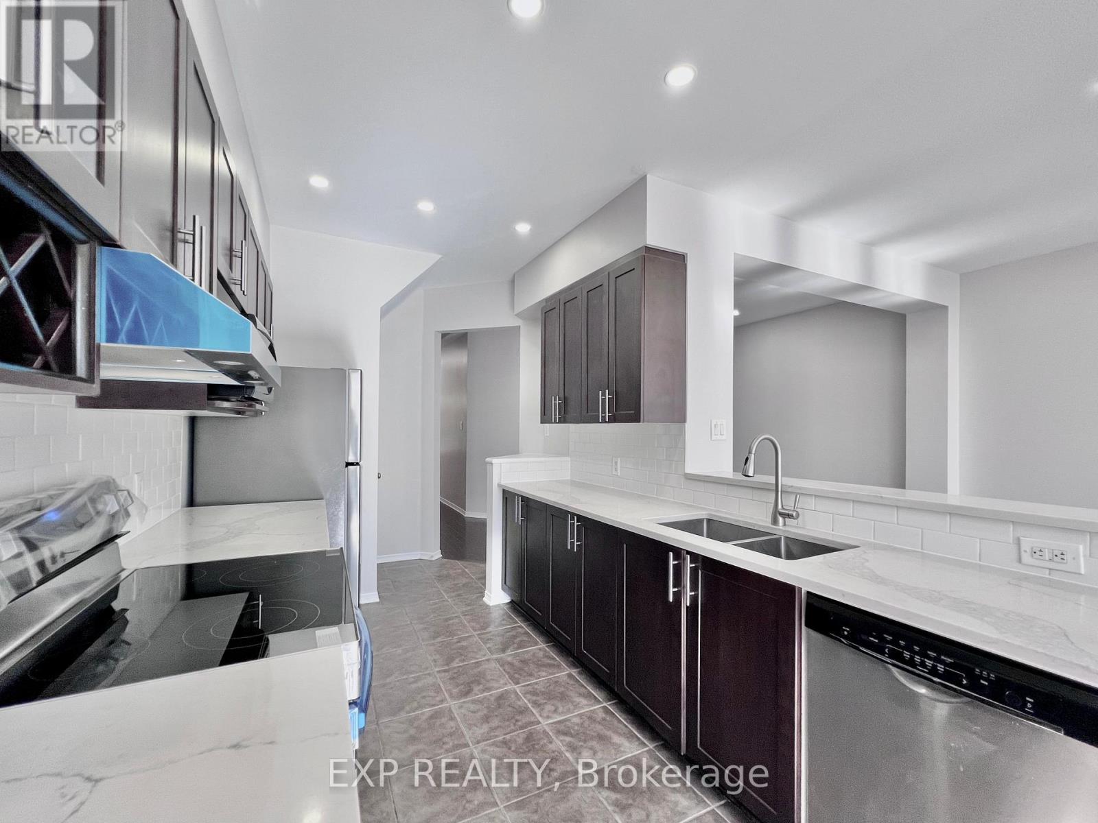 790 Nakina Way, Ottawa, Ontario  K1V 2J1 - Photo 13 - X12439145