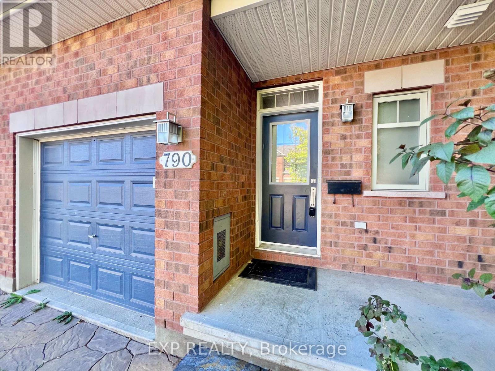 790 Nakina Way, Ottawa, Ontario  K1V 2J1 - Photo 2 - X12439145