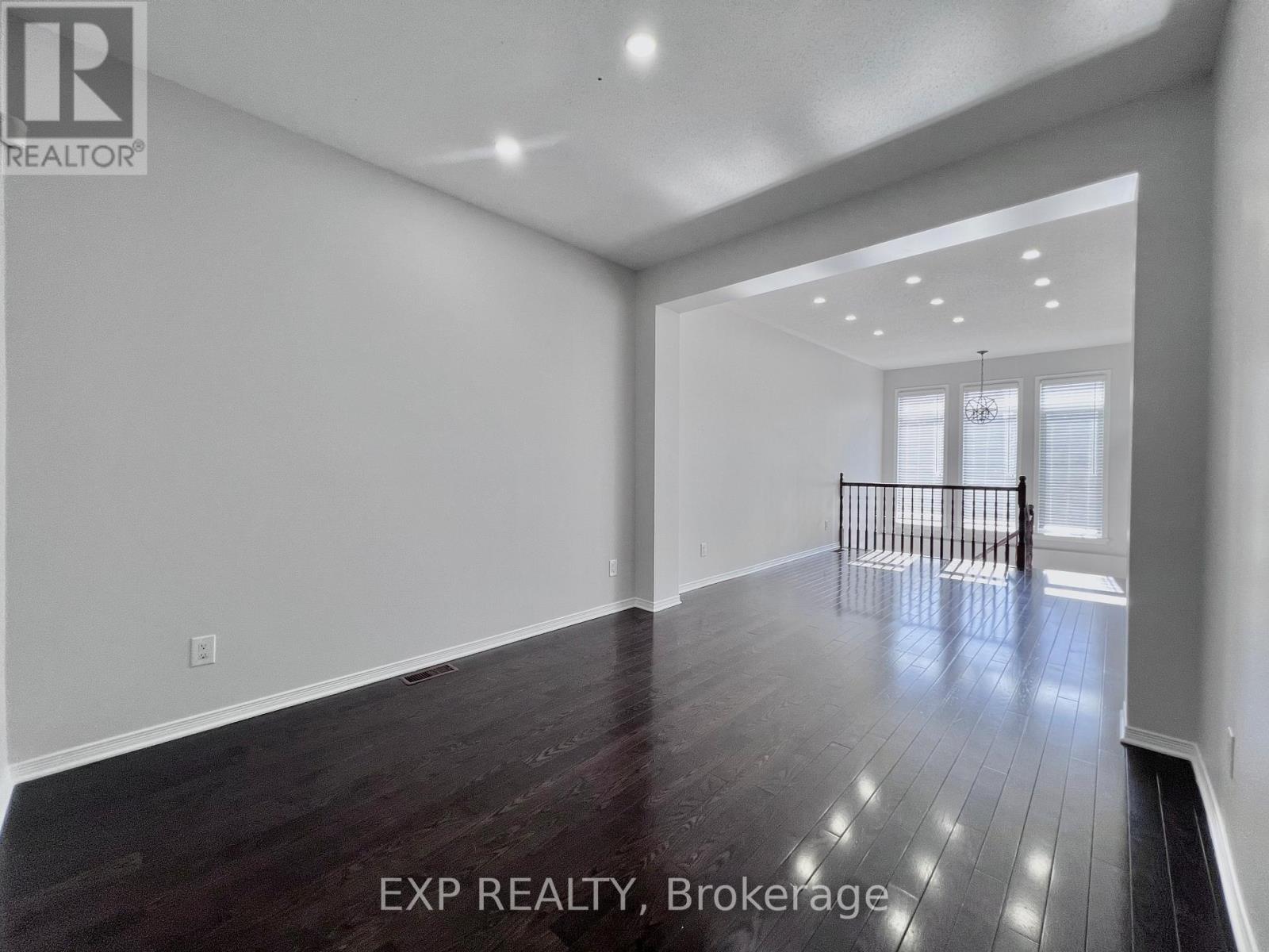 790 Nakina Way, Ottawa, Ontario  K1V 2J1 - Photo 8 - X12439145