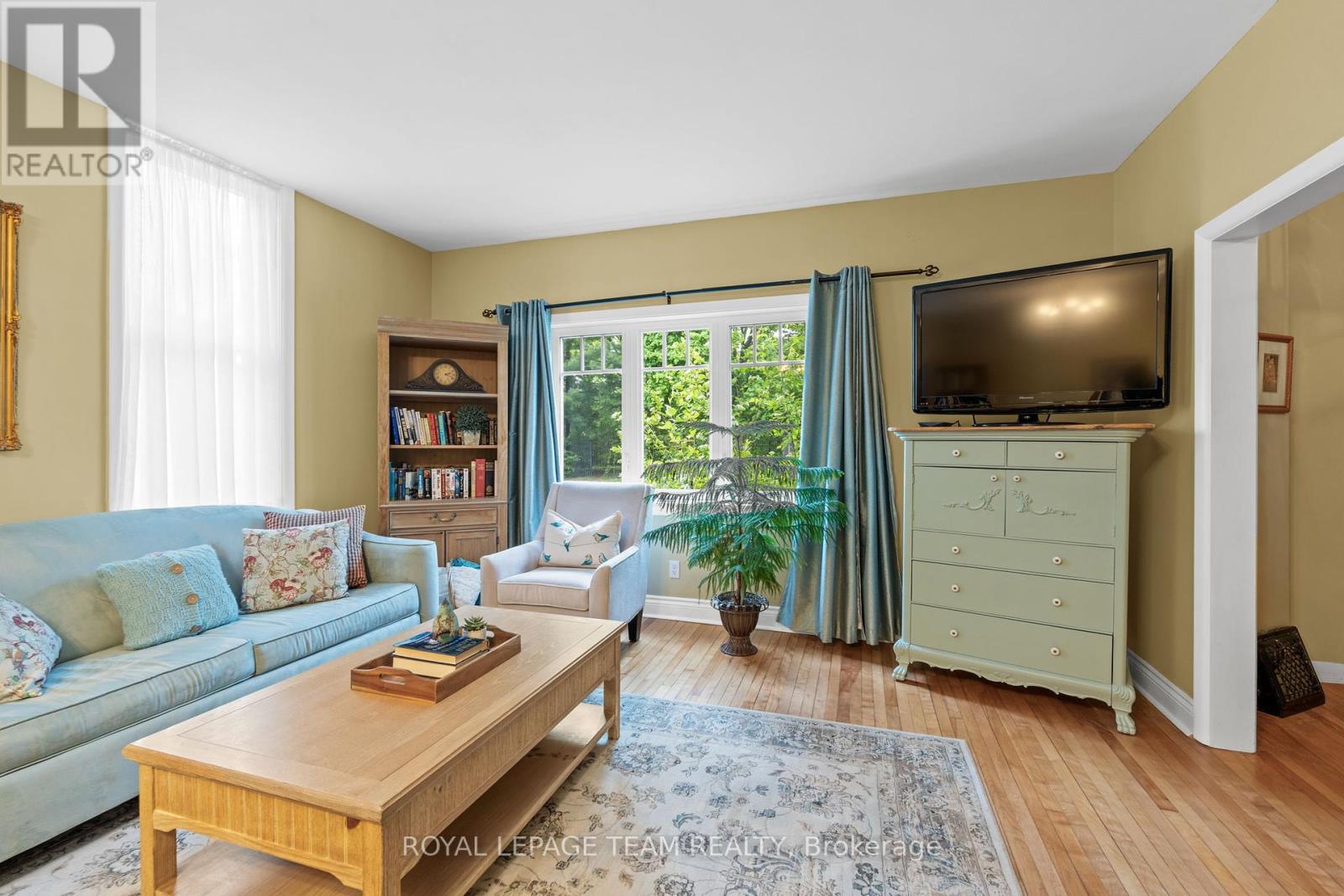 82 Lake Avenue E, Carleton Place, Ontario  K7C 1K8 - Photo 10 - X12439162