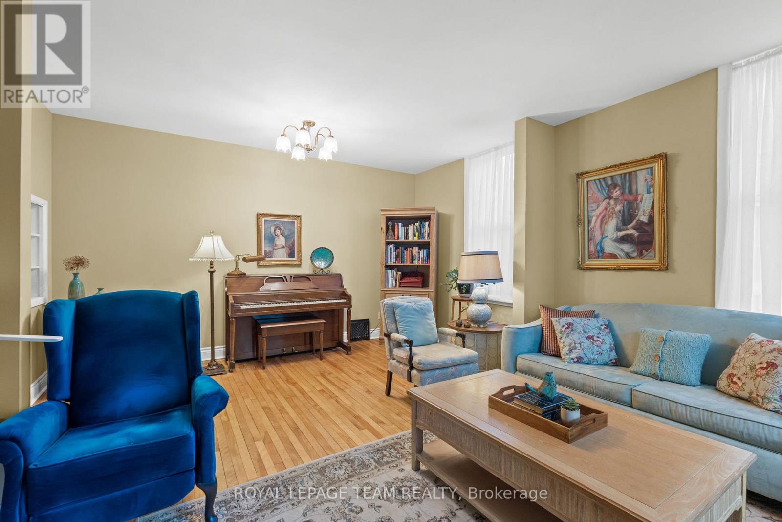 82 Lake Avenue E, Carleton Place, Ontario  K7C 1K8 - Photo 11 - X12439162