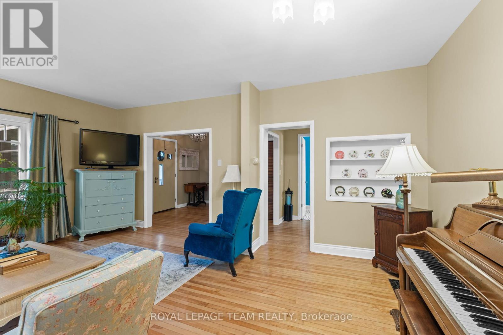 82 Lake Avenue E, Carleton Place, Ontario  K7C 1K8 - Photo 13 - X12439162