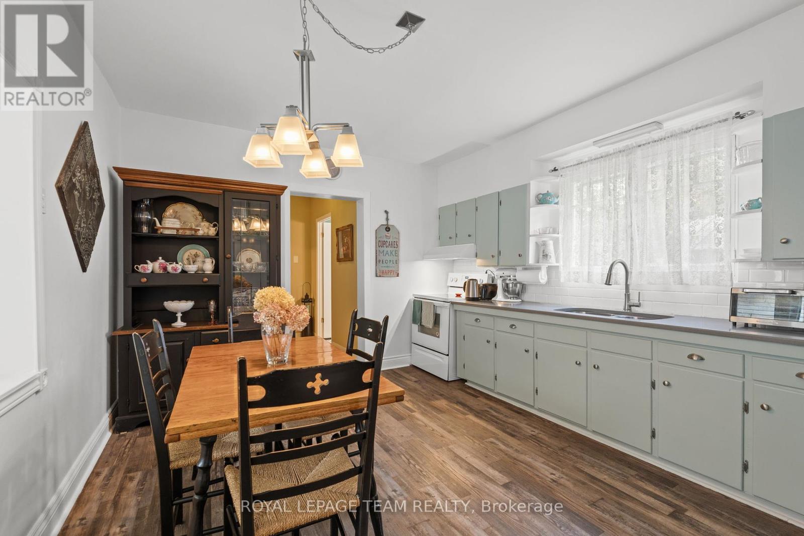 82 Lake Avenue E, Carleton Place, Ontario  K7C 1K8 - Photo 20 - X12439162