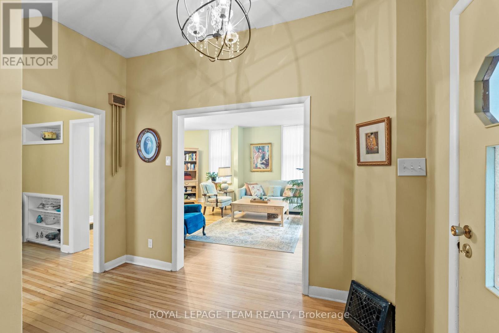 82 Lake Avenue E, Carleton Place, Ontario  K7C 1K8 - Photo 6 - X12439162